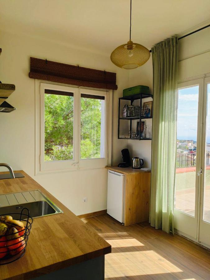 Cozy Place, Big Roof Terrace & Spectacular Views. *